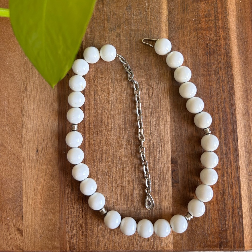 ☀️Elegant White Beaded Necklace